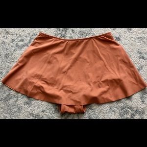 Kortni Jeane Who Wears Short Skirts size Small